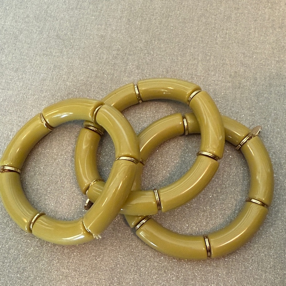 Carlyn Lawn Olive Green Chunky Bracelets
3 available